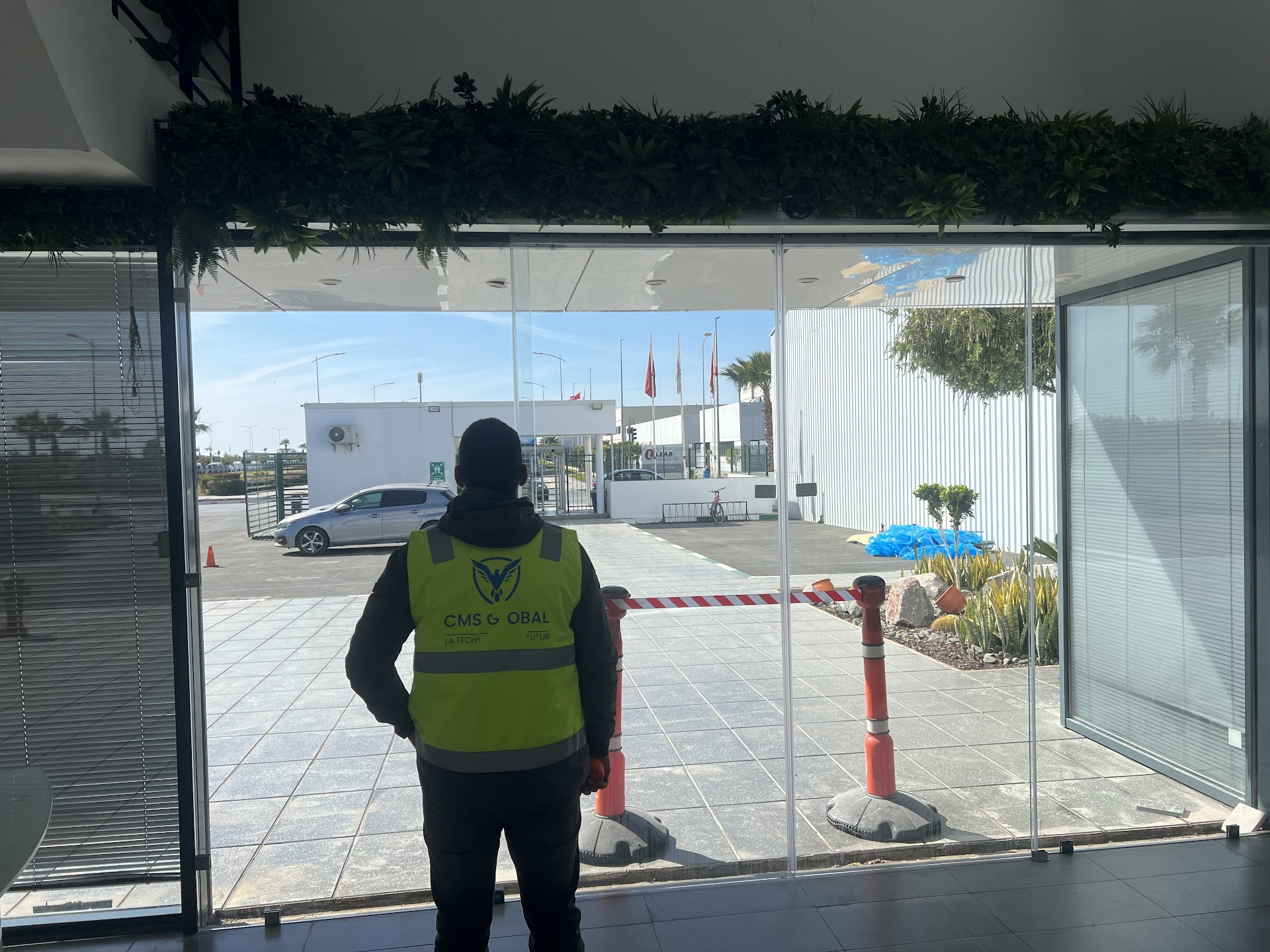 Technicien CMS Global sur un chantier à Tanger